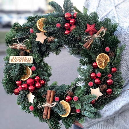 New Year's wreath from live needles №2